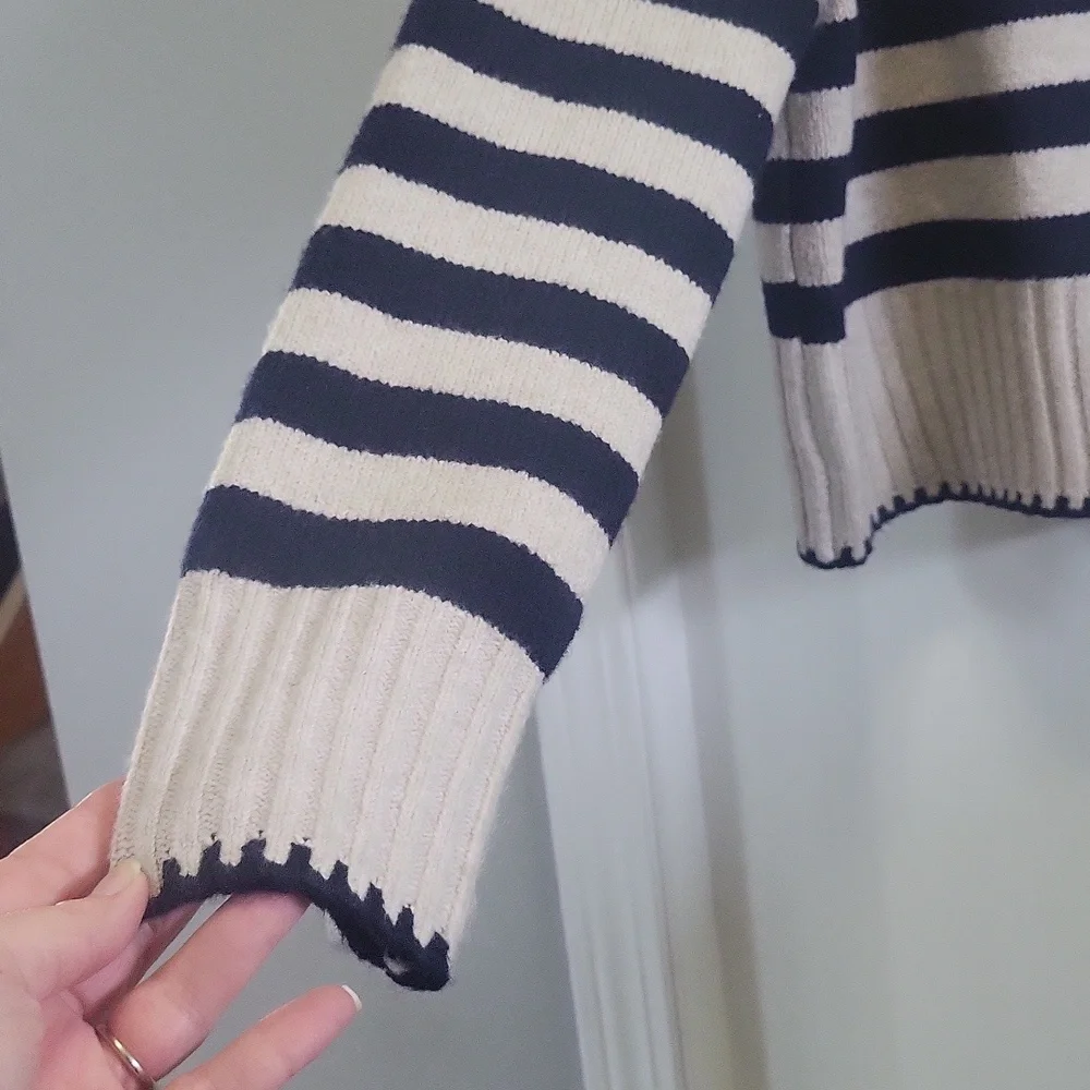 NWT Pink Rose Sweater From Dry Goods. Large - Picture 4 of 5